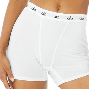 ALO Yoga Icon Ribbed Boy Short